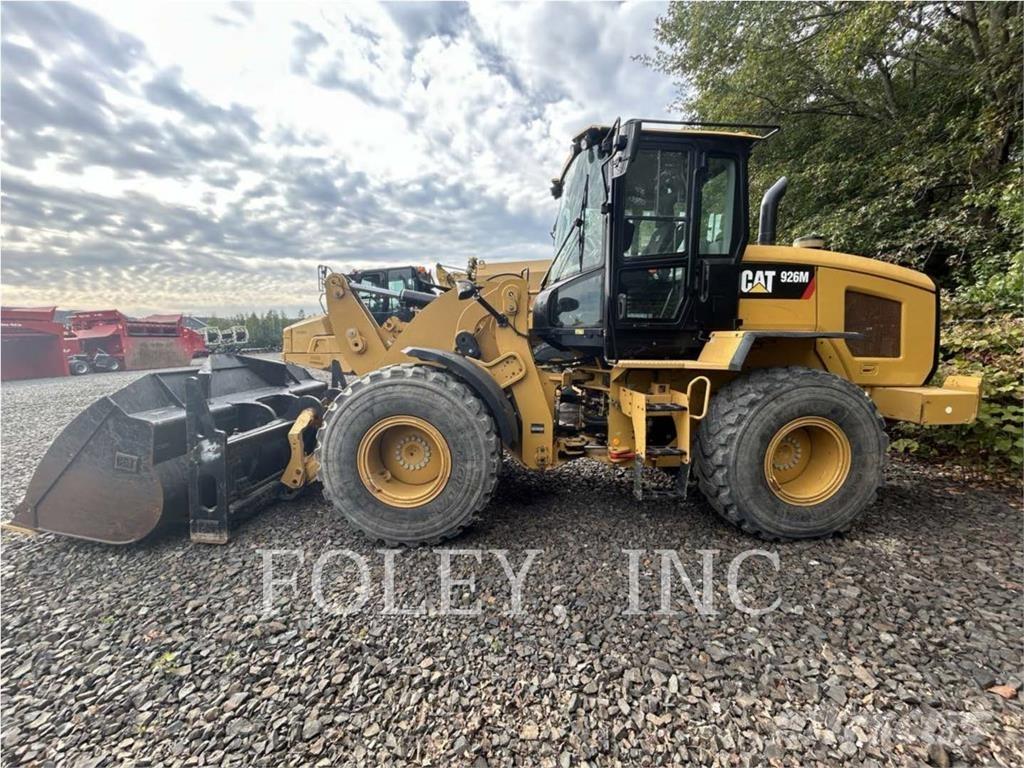 CAT 926M Pale gommate