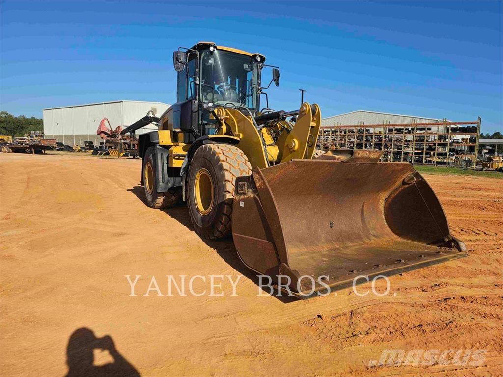 CAT 926M Pale gommate