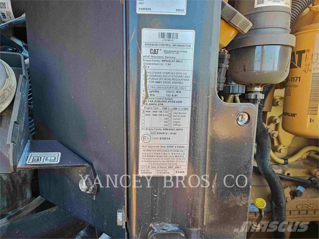 CAT 926M Pale gommate