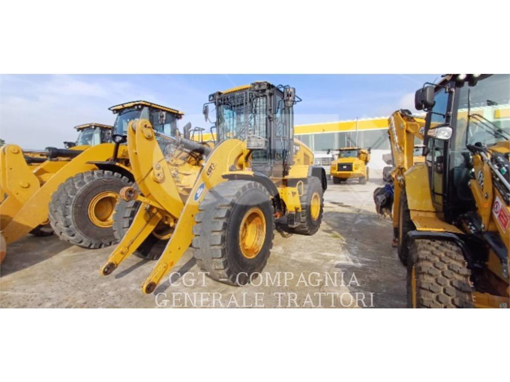 CAT 926M Pale gommate