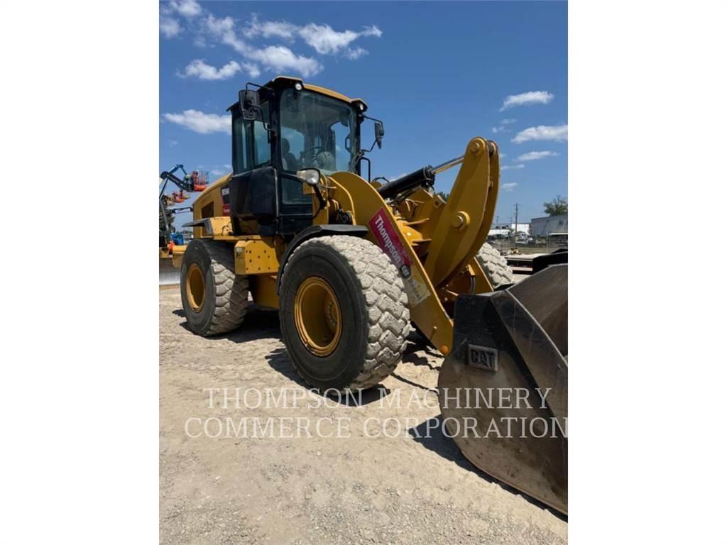 CAT 926M Pale gommate