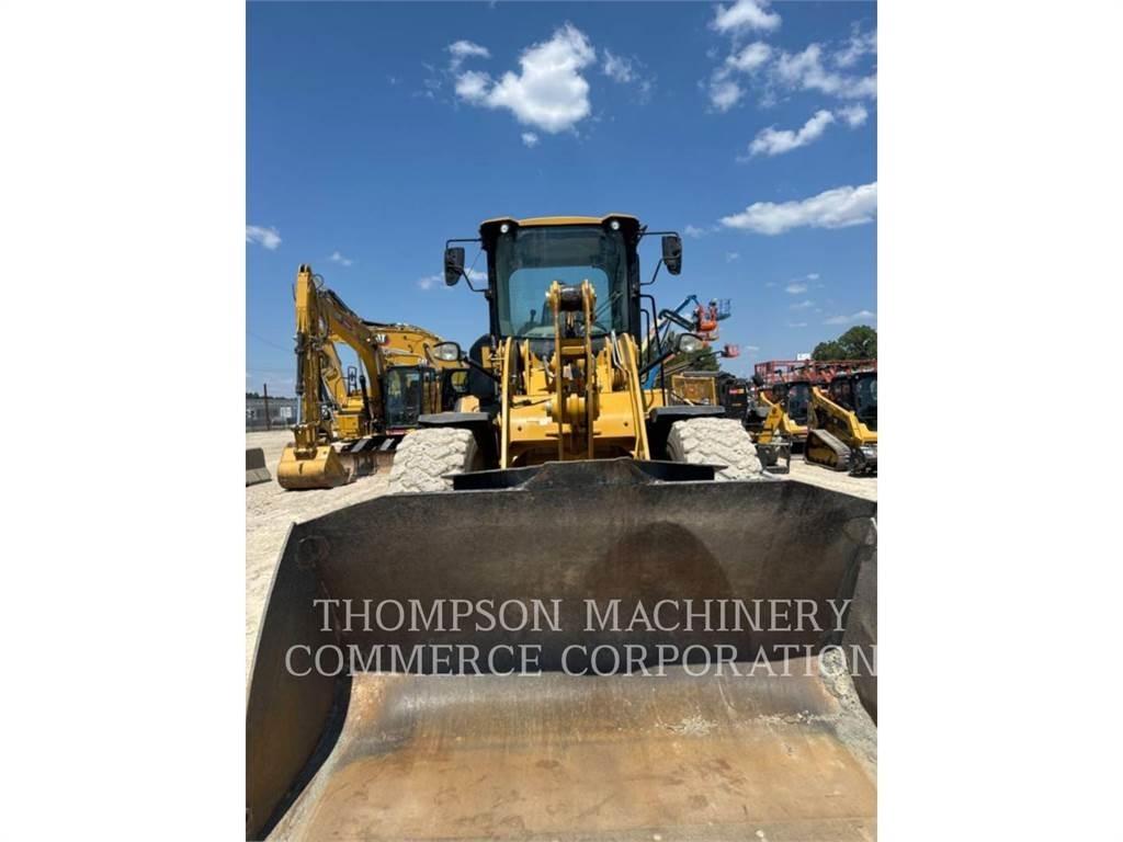 CAT 926M Pale gommate
