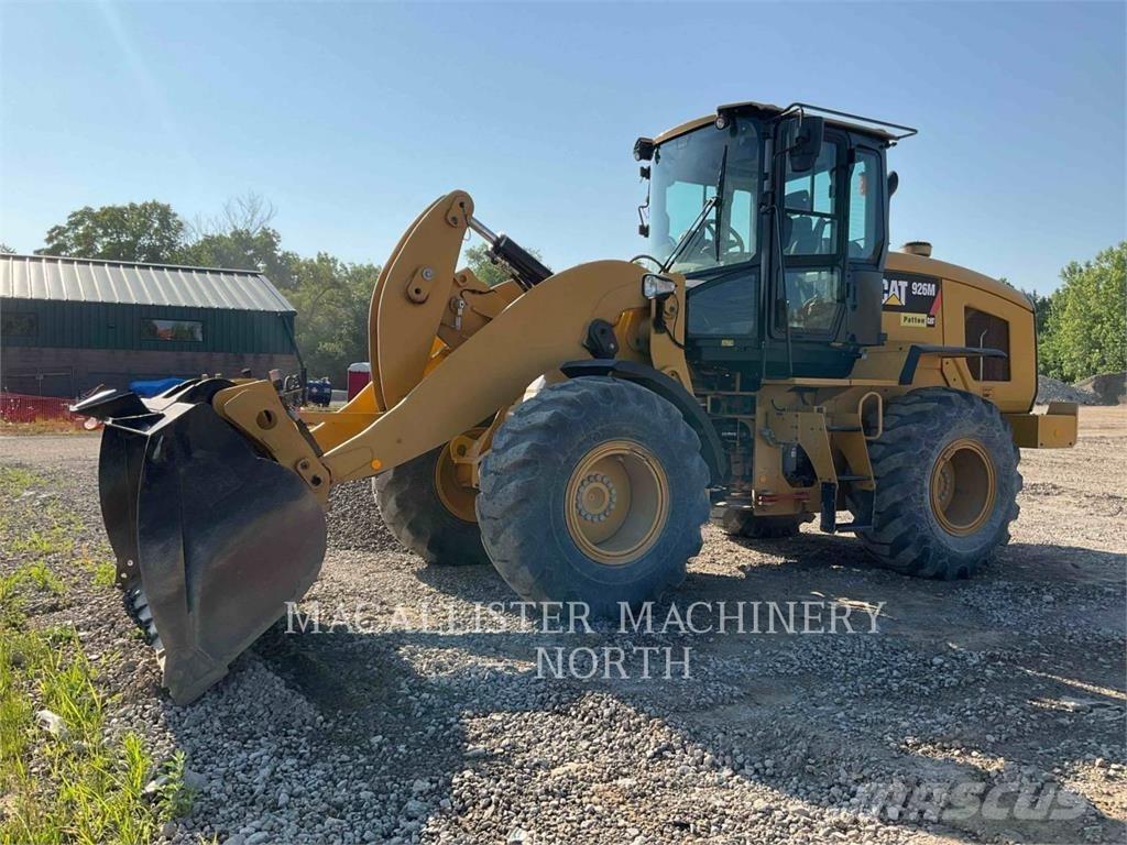 CAT 926M 3RQ Pale gommate