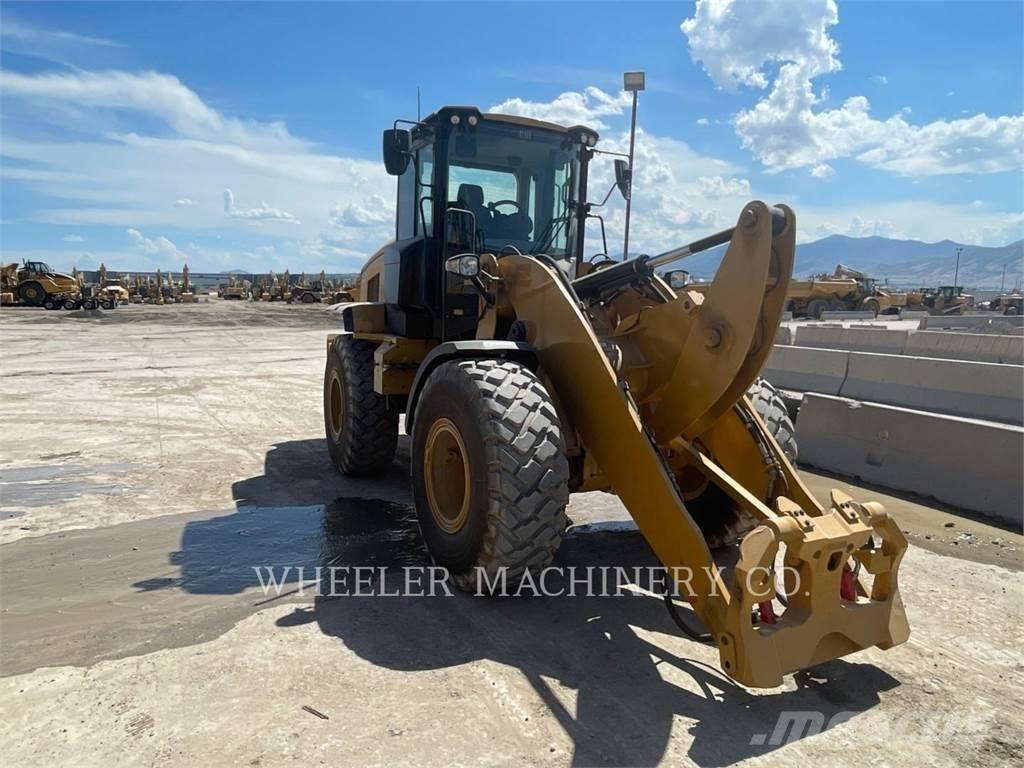 CAT 926M HL QC Pale gommate
