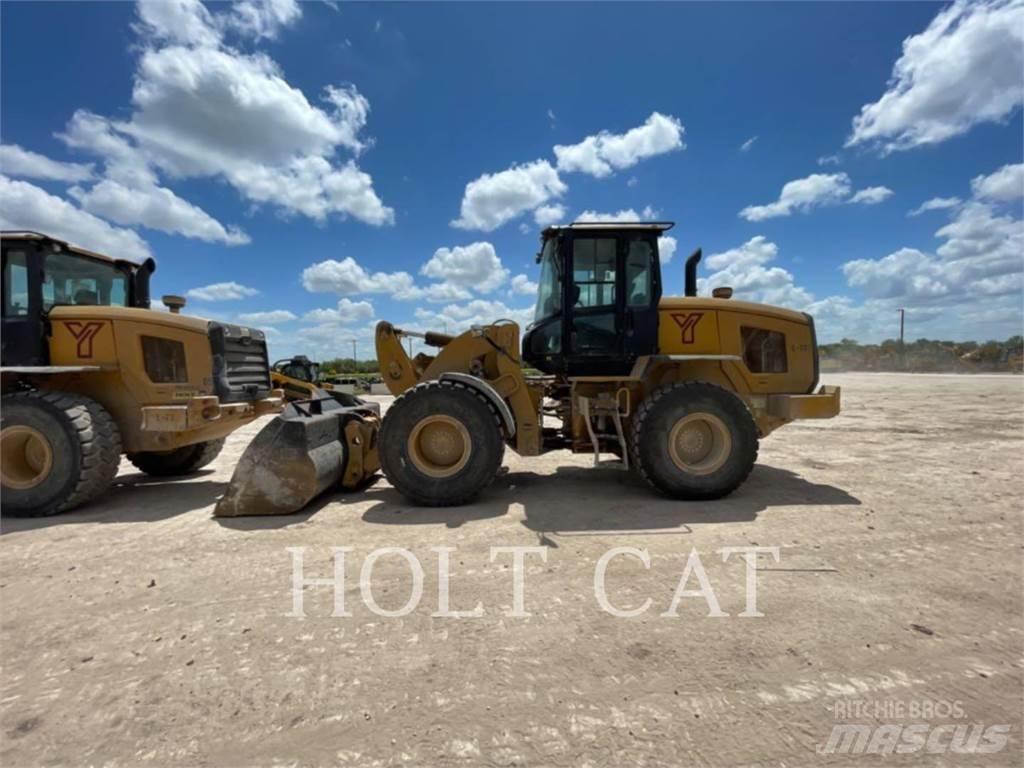 CAT 926M QC Pale gommate