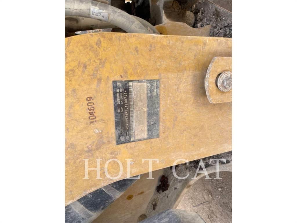 CAT 926M QC Pale gommate