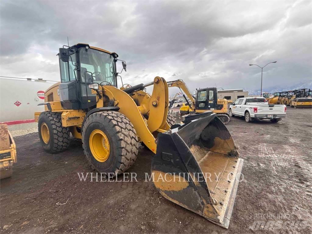 CAT 926M QC Pale gommate