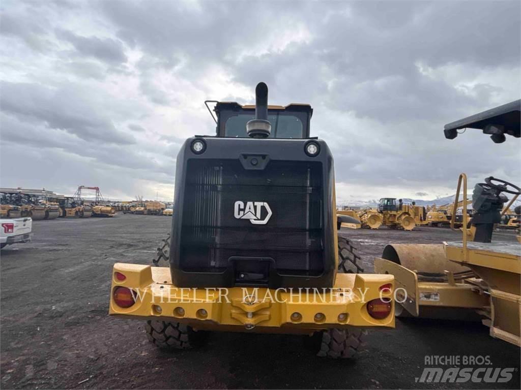 CAT 926M QC Pale gommate
