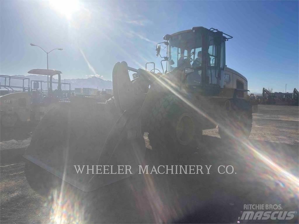 CAT 926M QC Pale gommate