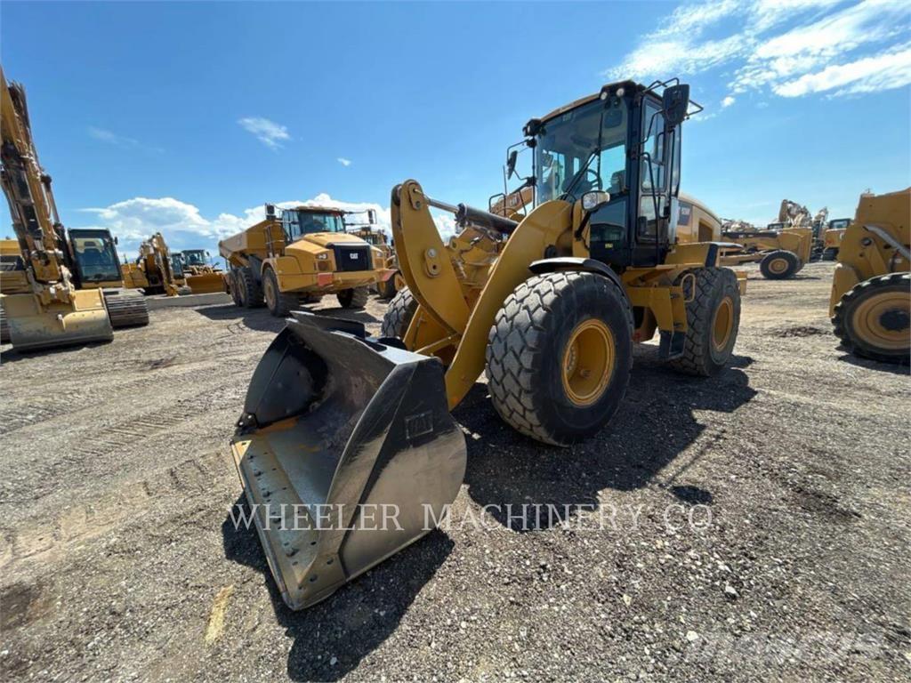 CAT 926M QC Pale gommate