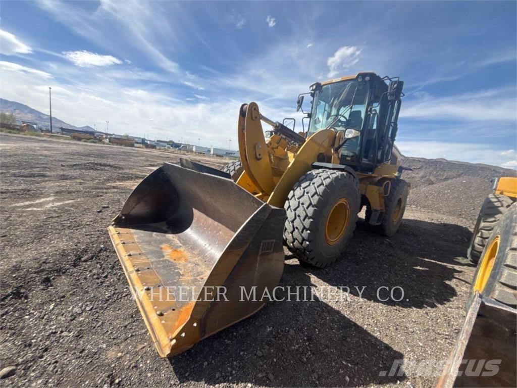 CAT 926M QC Pale gommate