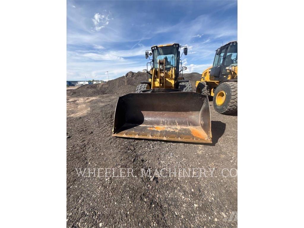 CAT 926M QC Pale gommate
