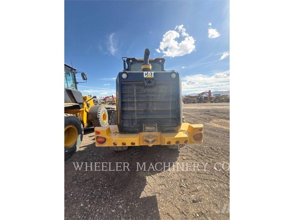 CAT 926M QC Pale gommate