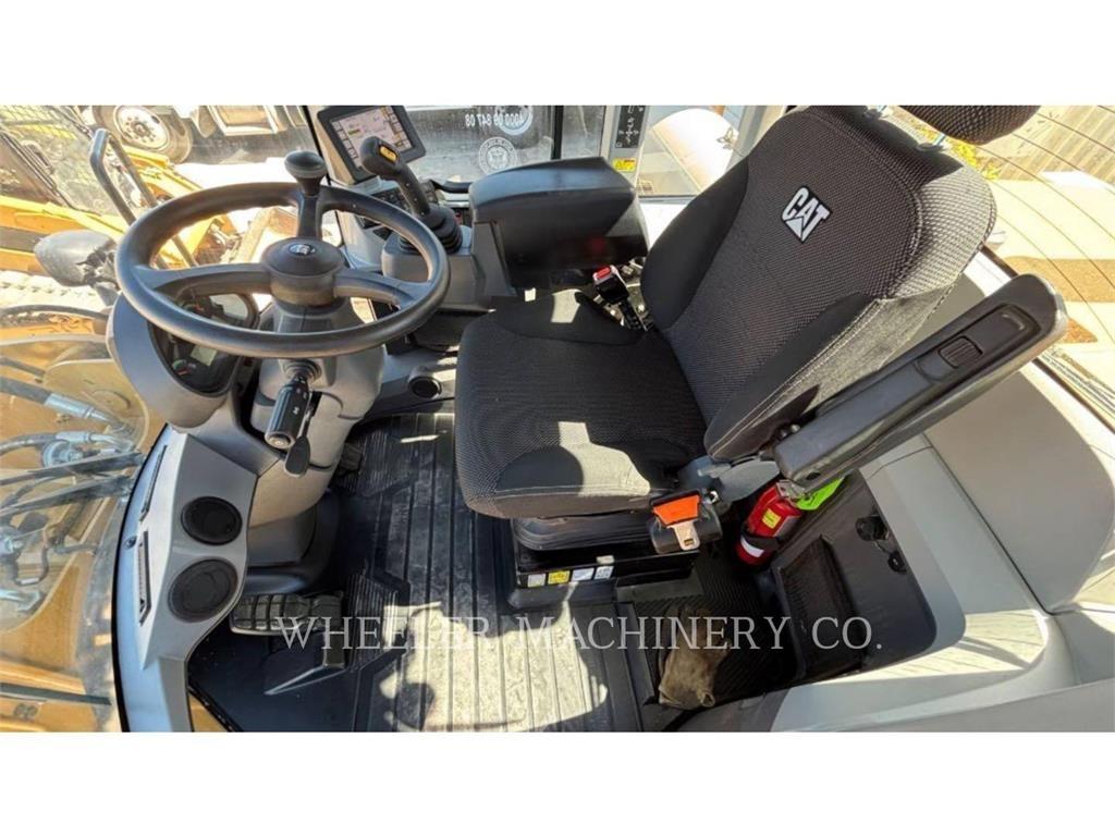 CAT 926M QC Pale gommate
