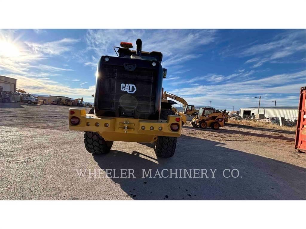 CAT 926M QC 3V Pale gommate