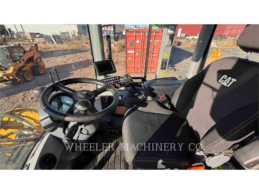 CAT 926M QC 3V Pale gommate