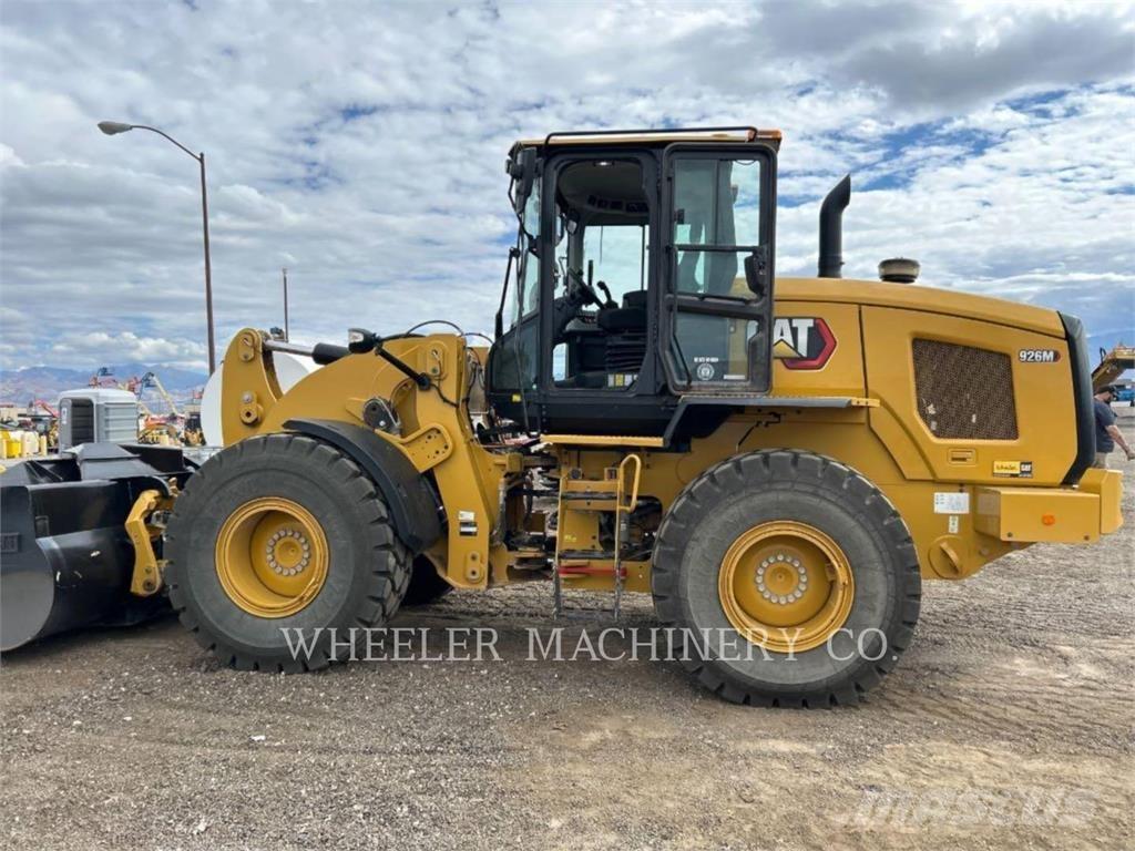 CAT 926M QC 3V Pale gommate
