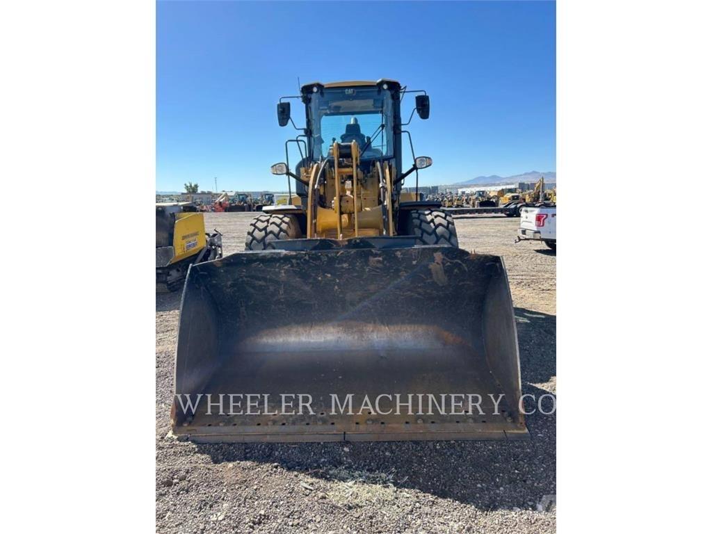 CAT 926M QC 3V Pale gommate
