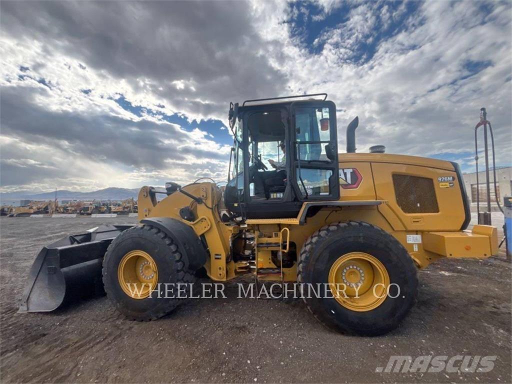 CAT 926M QC 3V Pale gommate