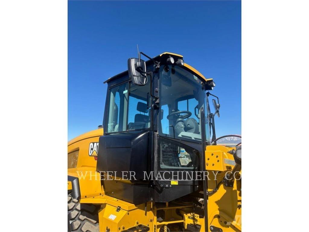 CAT 926M QC 3V Pale gommate