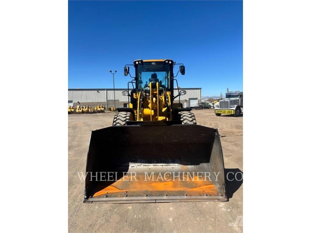 CAT 926M QC 3V Pale gommate