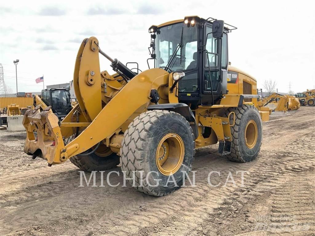 CAT 926M RQ Pale gommate