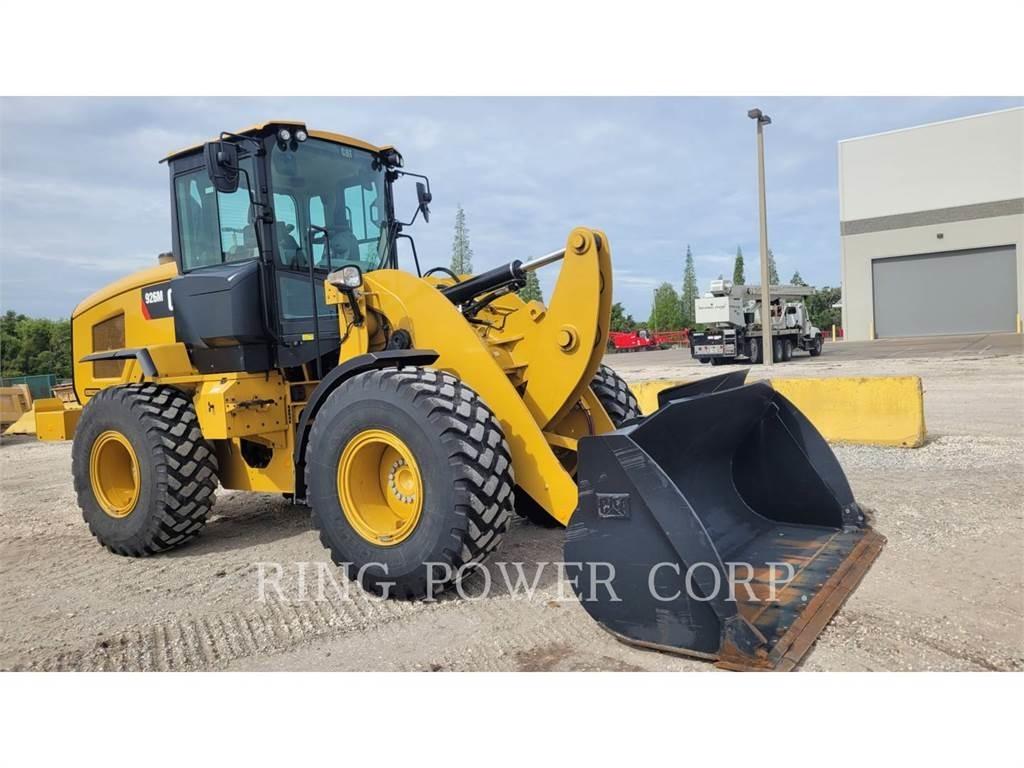 CAT 926MQC3V Pale gommate