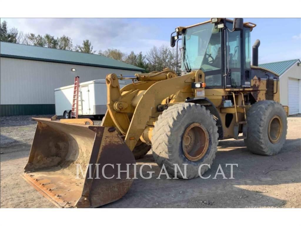 CAT 928G Pale gommate