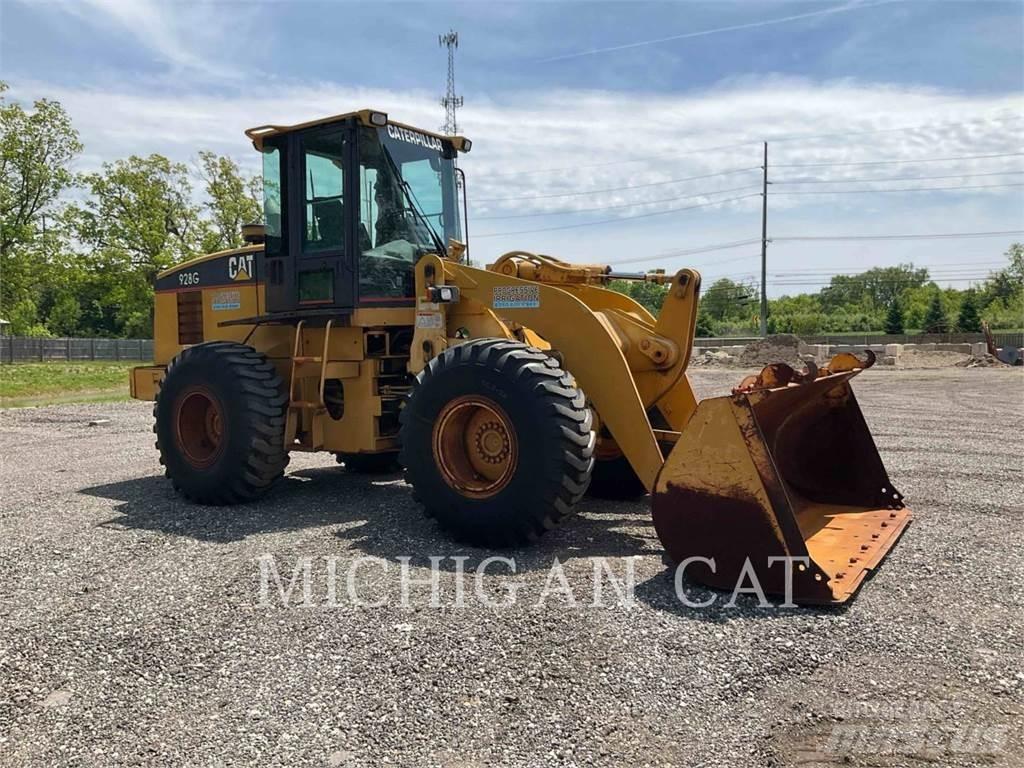 CAT 928G Pale gommate
