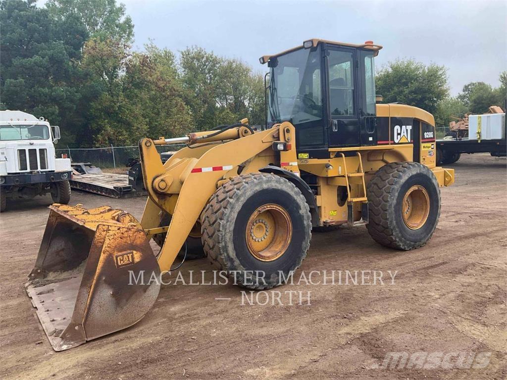 CAT 928GZ Pale gommate