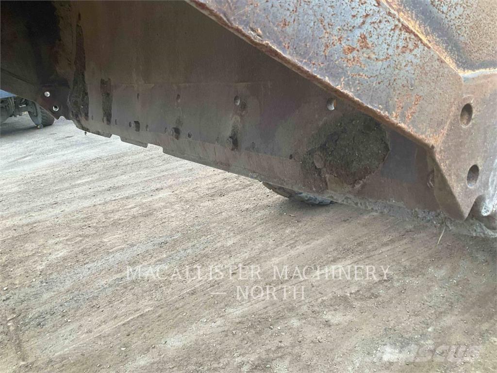 CAT 928GZ Pale gommate