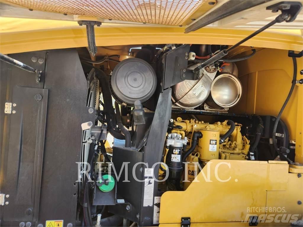 CAT 930 Pale gommate