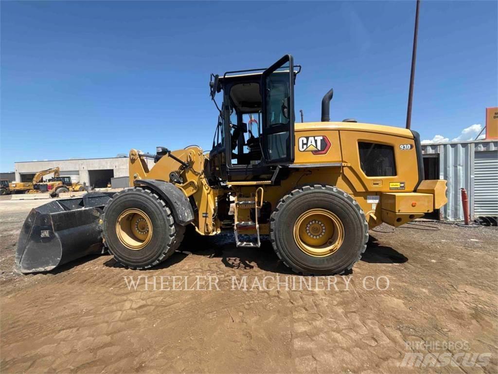 CAT 930 QC Pale gommate