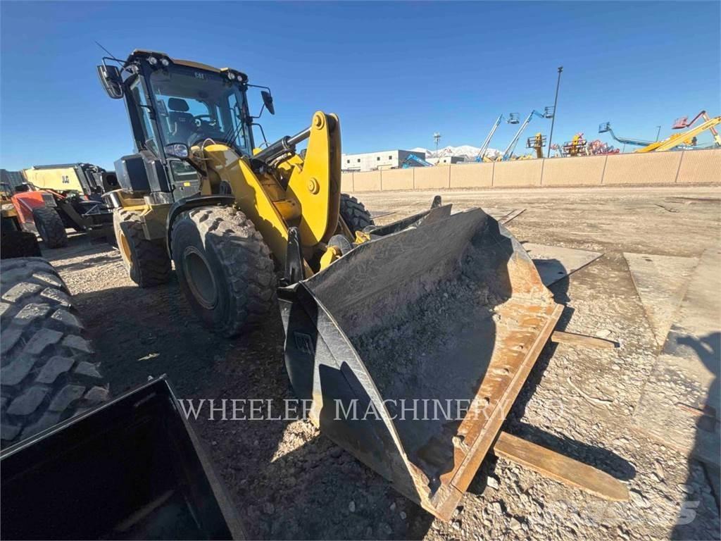 CAT 930 QC Pale gommate