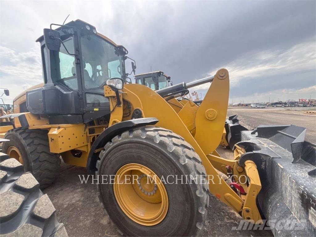 CAT 930 QC Pale gommate