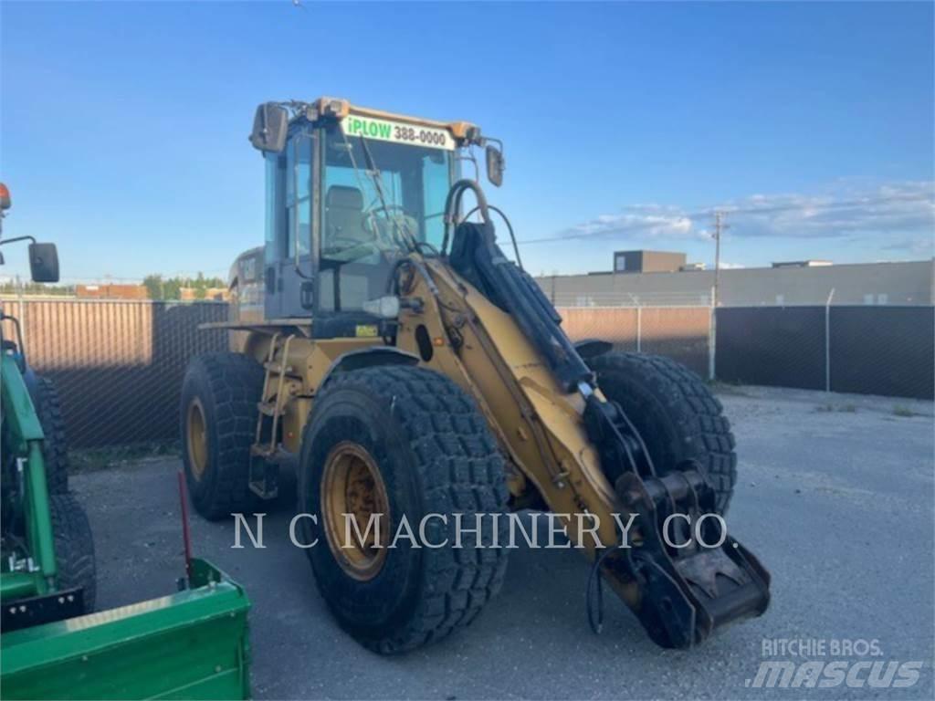 CAT 930H Pale gommate