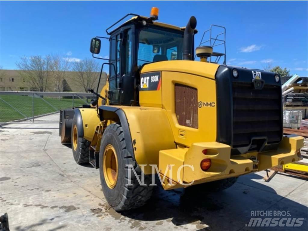 CAT 930K Pale gommate