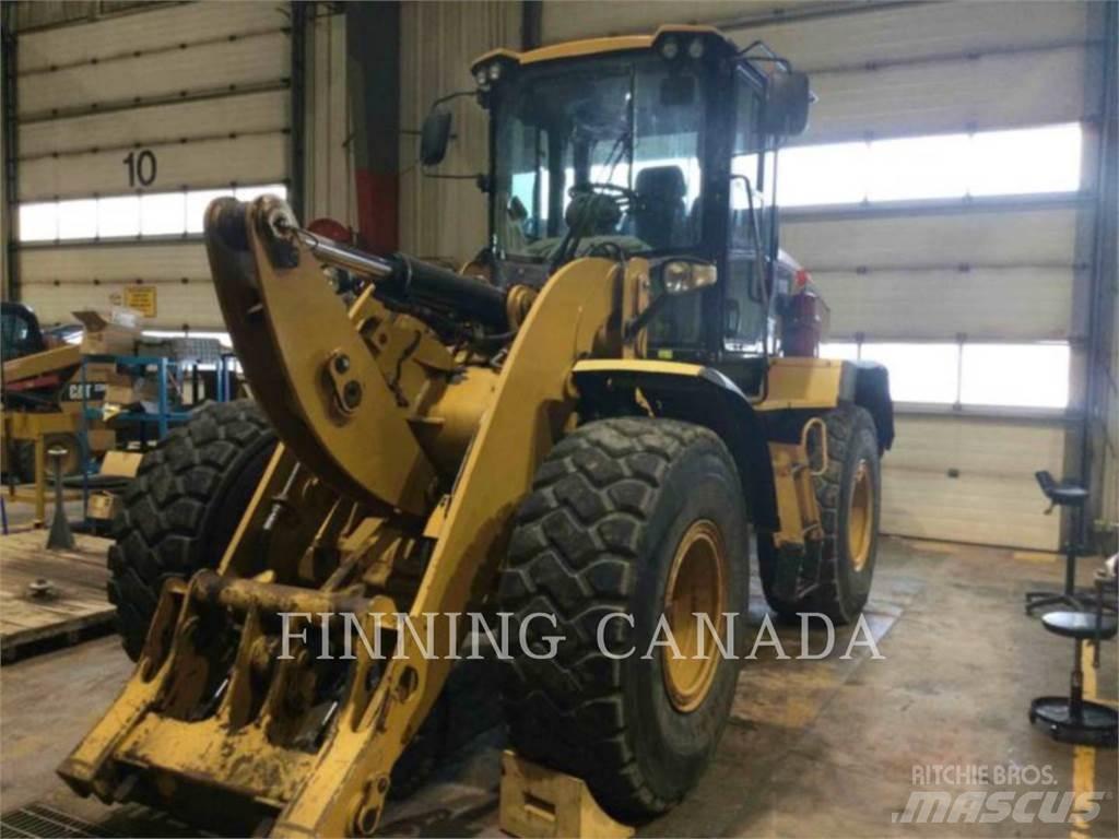 CAT 930K Pale gommate