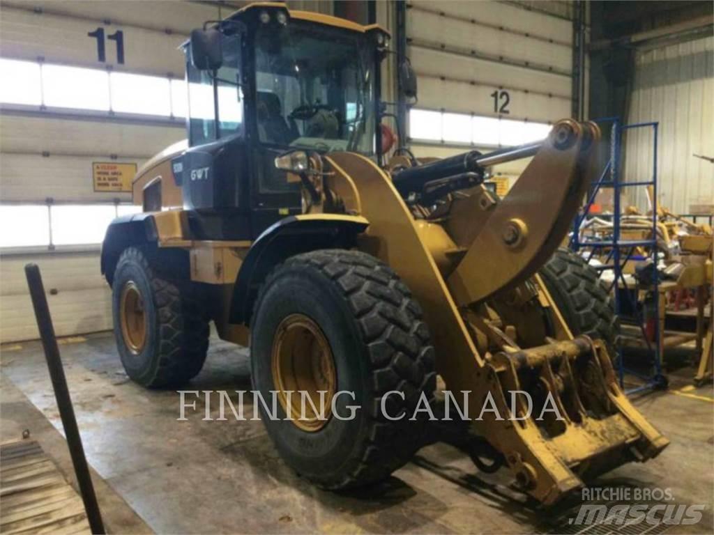 CAT 930K Pale gommate