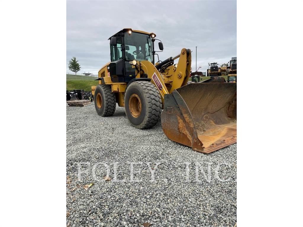 CAT 930K Pale gommate