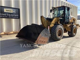 CAT 930M Pale gommate