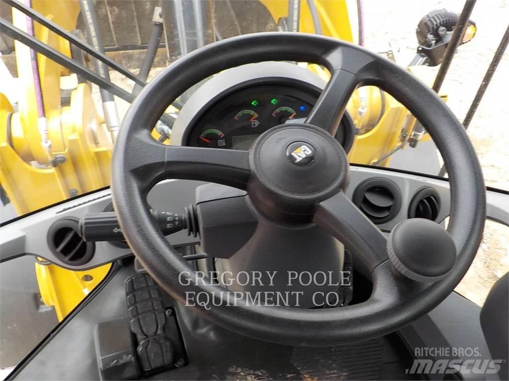 CAT 930M Pale gommate