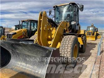 CAT 930M Pale gommate