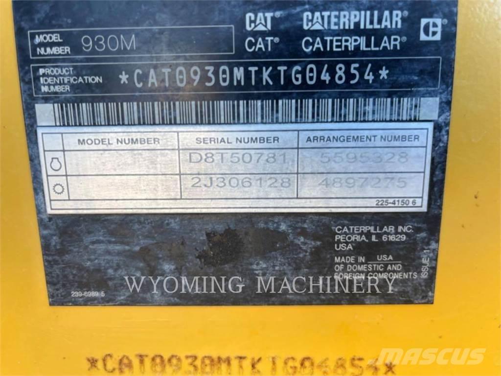 CAT 930M Pale gommate