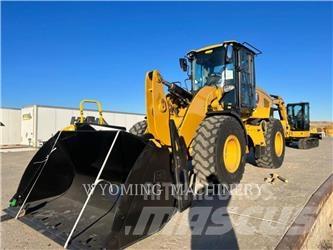 CAT 930M Pale gommate