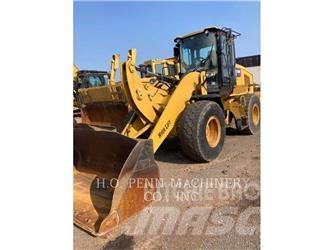 CAT 930M Pale gommate