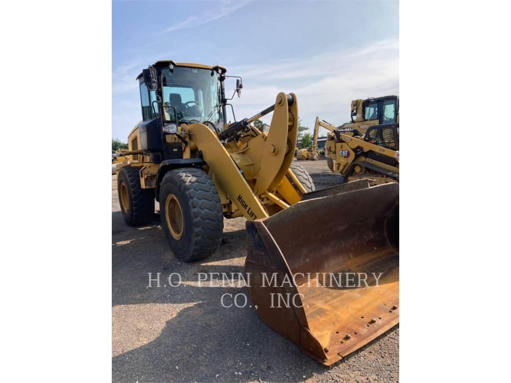 CAT 930M Pale gommate