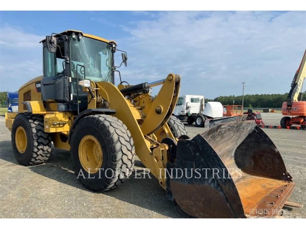 CAT 930M Pale gommate