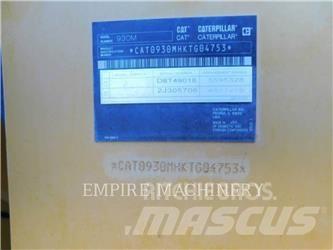 CAT 930M Pale gommate