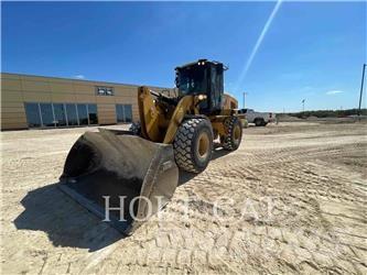 CAT 930M Pale gommate